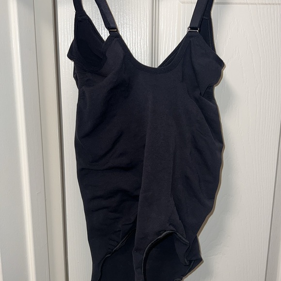 SKIMS thong bodysuit - Picture 4 of 6